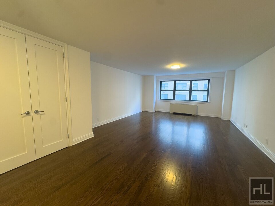 East 89 Street in New York, NY - Building Photo