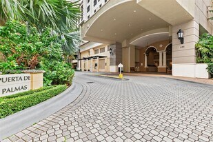 888 Douglas Rd in Coral Gables, FL - Building Photo