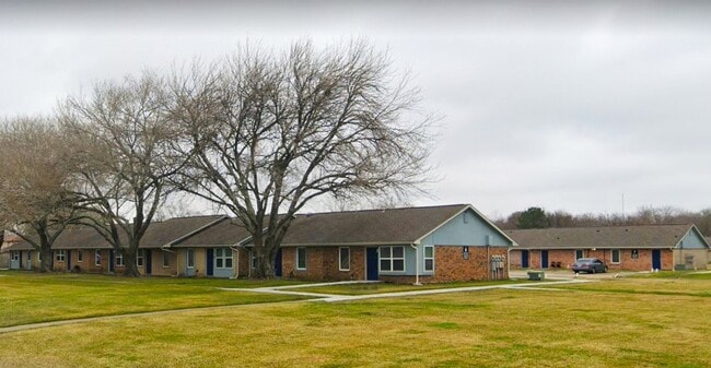 3301 Royal St in Baytown, TX - Building Photo - Building Photo