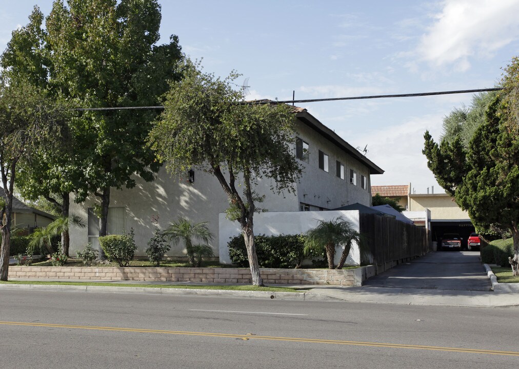 525 S Euclid St in La Habra, CA - Foto de edificio