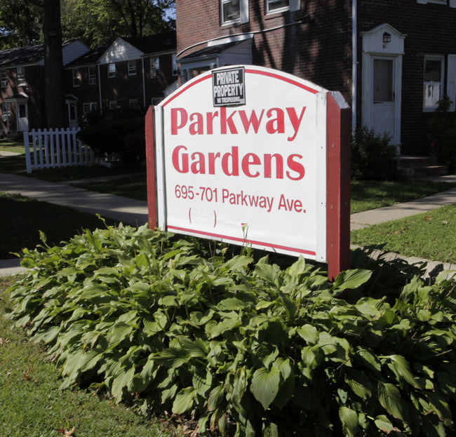 Parkway Gardens in Trenton, NJ - Building Photo - Building Photo