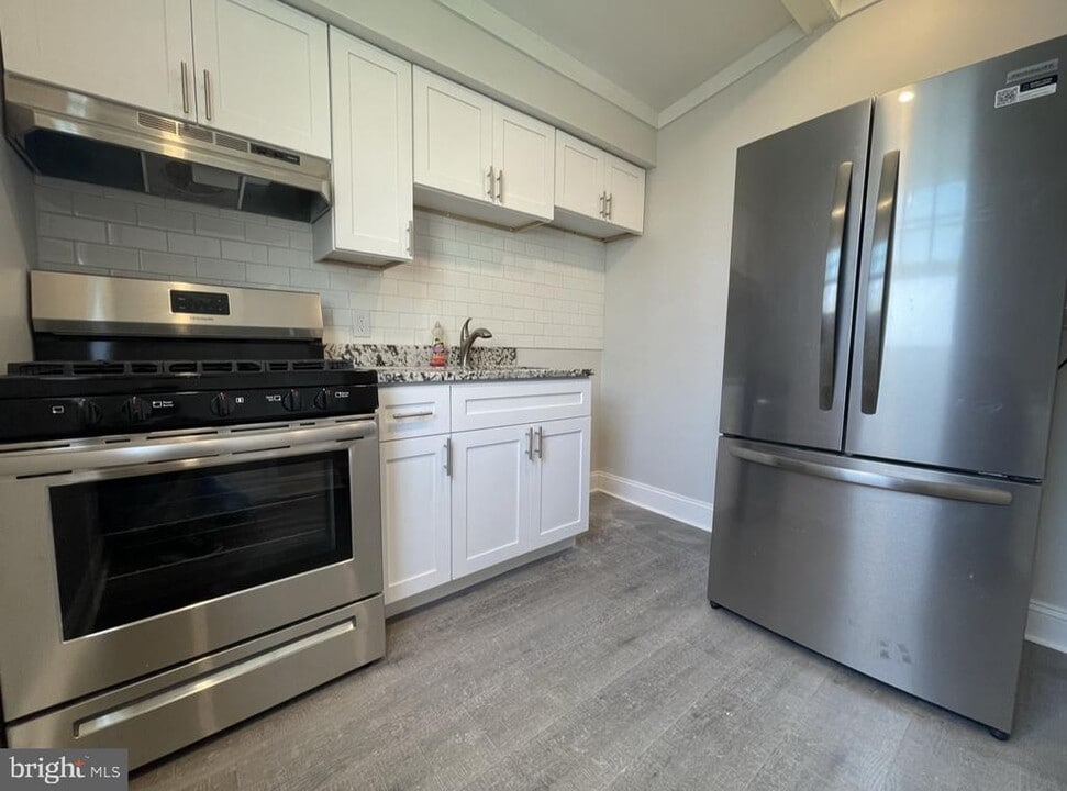 1533 Jackson St in Philadelphia, PA - Building Photo