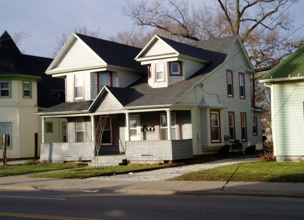 25 E Tallmadge Ave in Akron, OH - Building Photo