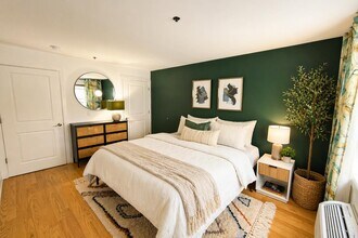 5711 Jefferson St in West New York, NJ - Building Photo - Building Photo