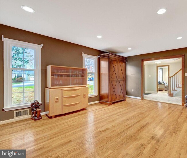 2230 Carmichael Dr in Vienna, VA - Building Photo - Building Photo