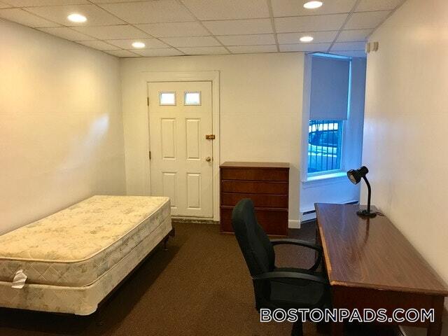 854 Beacon St, Unit D in Boston, MA - Foto de edificio - Building Photo