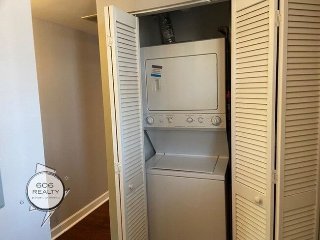 2708 W Arthur Ave, Unit 2S in Chicago, IL - Building Photo - Building Photo
