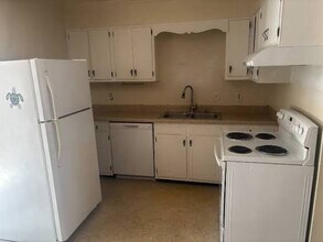 538 Royce St in Pensacola, FL - Building Photo - Building Photo