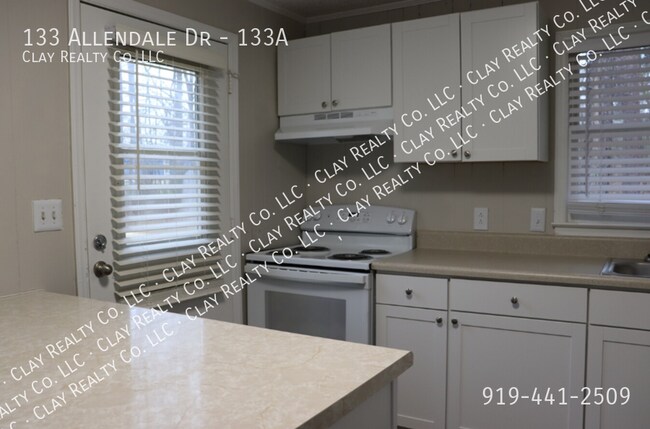 133 Allendale Dr in Pittsboro, NC - Building Photo - Building Photo