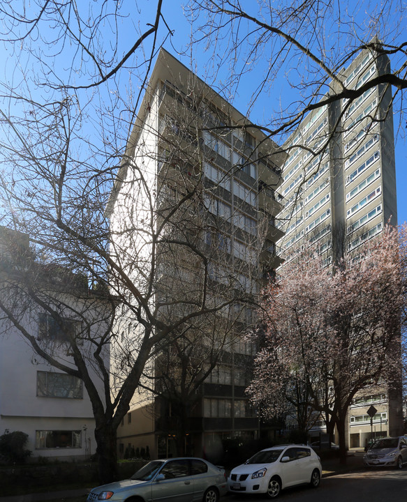 Laurentian Towers in Vancouver, BC - Building Photo