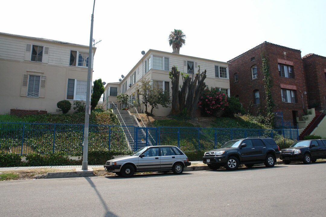 124 S Coronado St in Los Angeles, CA - Building Photo