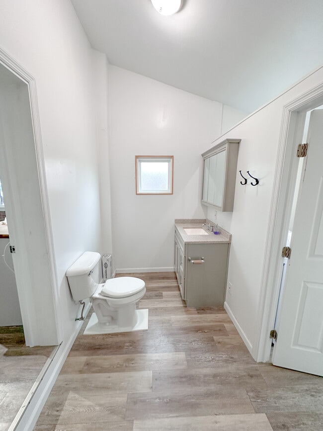 934 Washington Ave, Unit 1 in Newport, KY - Foto de edificio - Building Photo