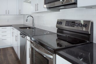 Scout on the Circle Apartments in Fairfax, VA - Building Photo - Building Photo