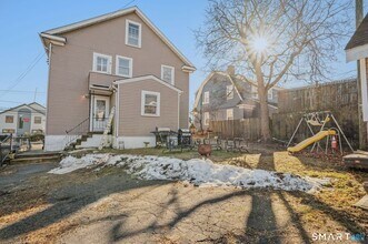 113 Pequot Ave in New London, CT - Foto de edificio - Building Photo