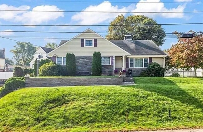 property at 3 Greenview Rd