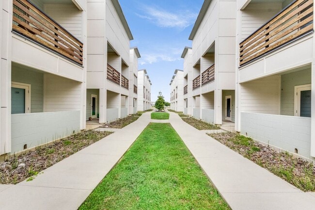 118 Gadwall Dr in Youngsville, LA - Foto de edificio - Building Photo