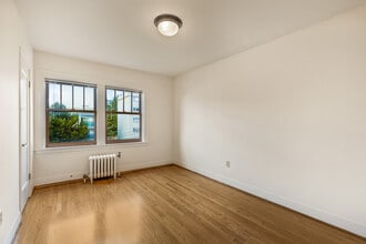 Queen Anne Apartments in Seattle, WA - Foto de edificio - Building Photo