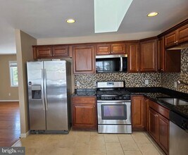 6212 Thomas Dr in Springfield, VA - Building Photo - Building Photo