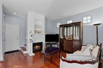 27905 Crown Court Cir in Santa Clarita, CA - Building Photo - Building Photo