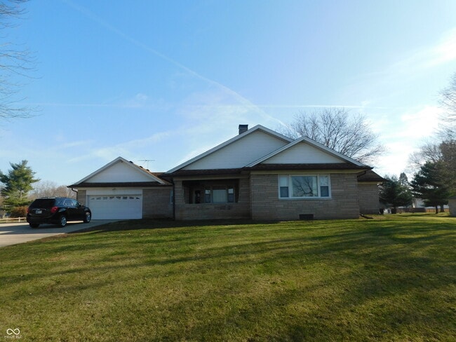property at 1041 N Bluff Rd