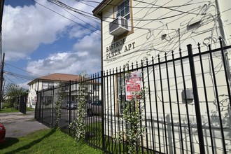 Bastrop Plaza Apartments in Houston, TX - Building Photo - Building Photo