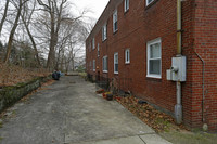 5636 Forbes Ave in Pittsburgh, PA - Foto de edificio - Building Photo