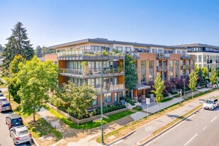 The Columbia in Vancouver, BC - Building Photo