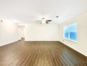 13014 Cadenza Crk in San Antonio, TX - Building Photo - Building Photo