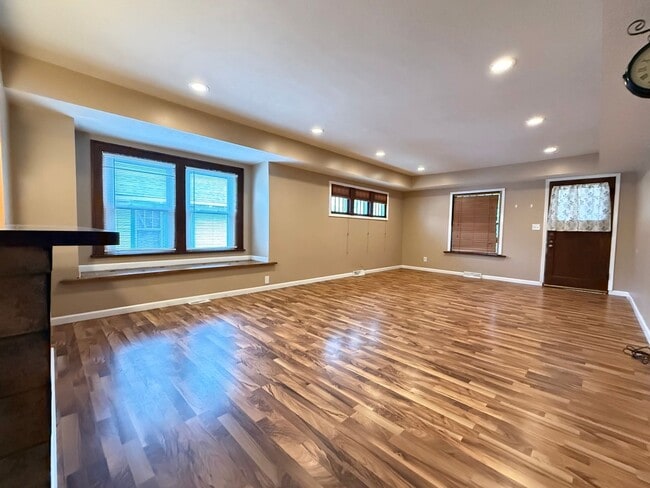 2404 Avenue B in Council Bluffs, IA - Building Photo - Building Photo