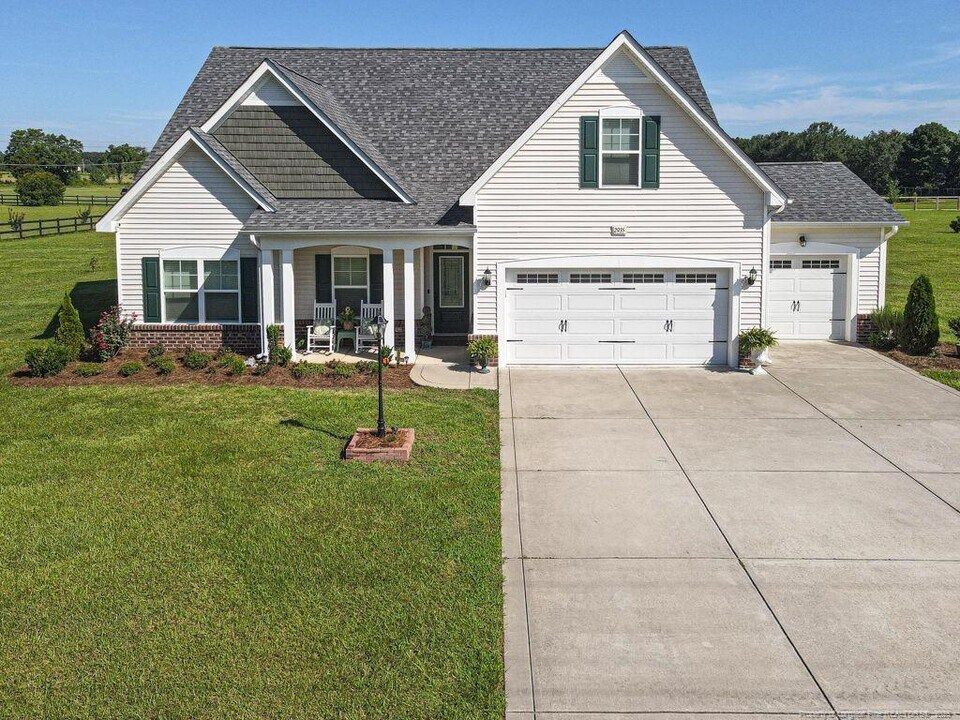2935 Duck Pond Rd in Linden, NC - Building Photo