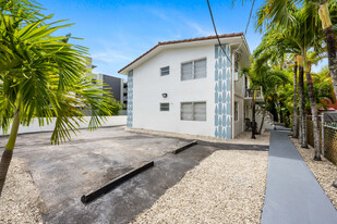 856 SW 2nd St in Miami, FL - Building Photo