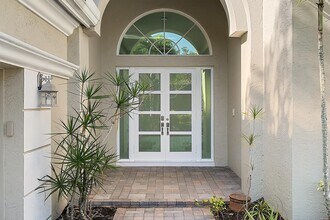 8988 Lakes Blvd in West Palm Beach, FL - Building Photo - Building Photo