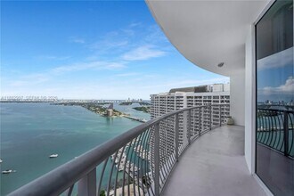 1750 N Bayshore Dr in Miami, FL - Building Photo - Building Photo