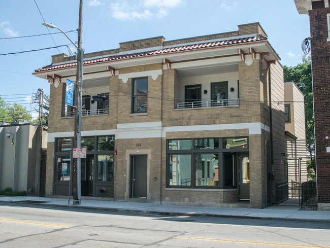 3113 Warsaw Ave, Unit 201 in Cincinnati, OH - Foto de edificio - Building Photo