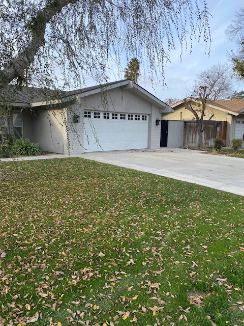 407 Jamaica Way in Bakersfield, CA - Foto de edificio - Building Photo