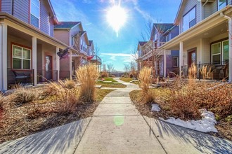 1996 W 66th Ave in Denver, CO - Foto de edificio - Building Photo