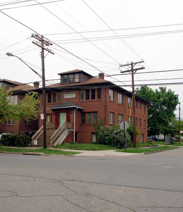 228 Cole Ave in Akron, OH - Foto de edificio