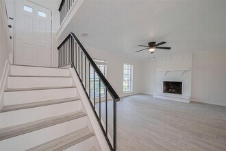 413 E Castle Harbour Dr in Friendswood, TX - Building Photo - Building Photo