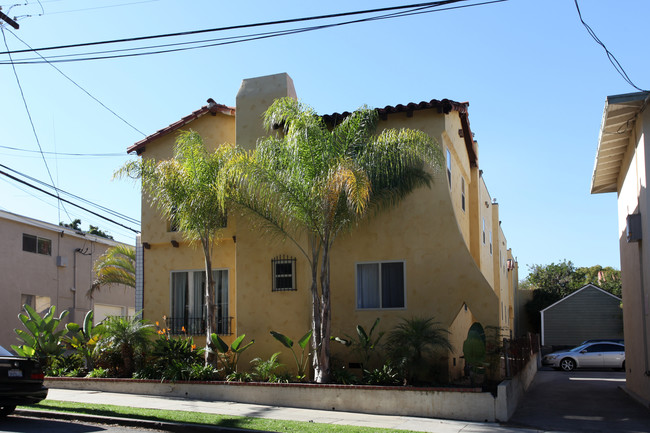 525-531 Ximeno Ave in Long Beach, CA - Foto de edificio - Building Photo