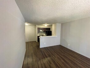 10001 Westpark Dr in Houston, TX - Building Photo - Building Photo