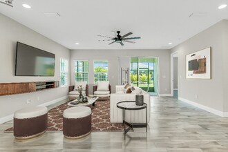 5607 Limelight Dr in Apollo Beach, FL - Building Photo - Building Photo
