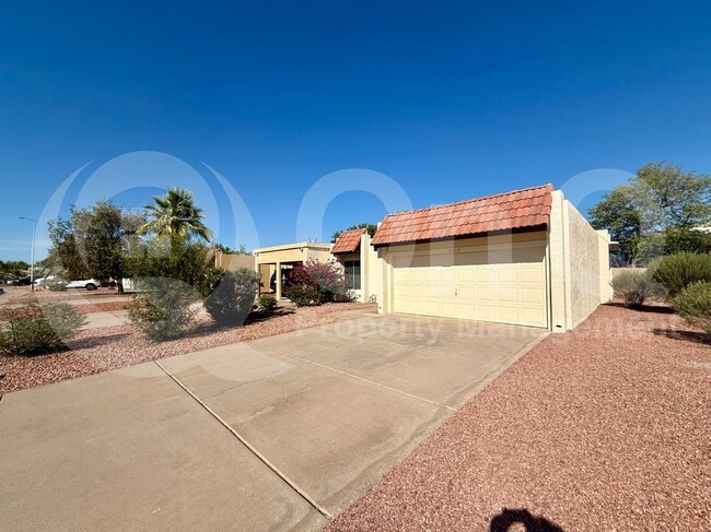 5417 S Mitchell Dr in Tempe, AZ - Foto de edificio - Building Photo