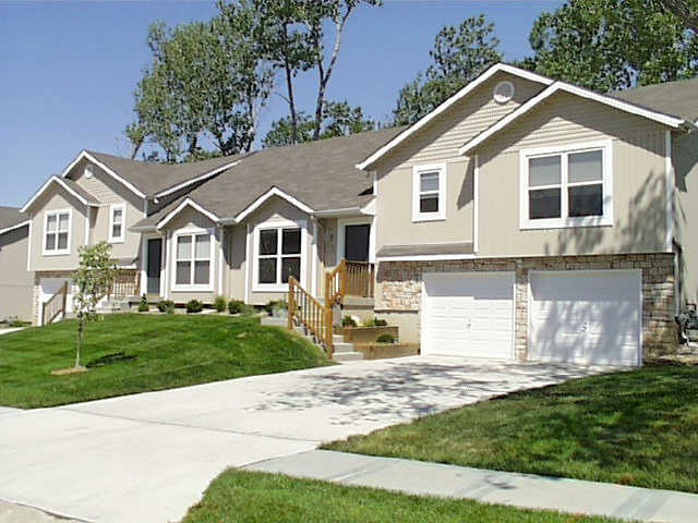 Bello Mondo Duplexes in Platte City, MO - Building Photo