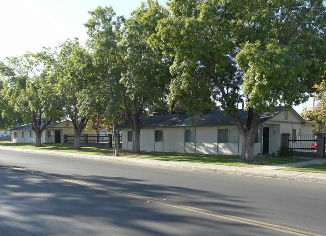 921-949 Pottle Ave in Fresno, CA - Building Photo - Building Photo