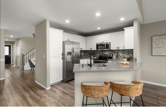 1328 NE Parkside Dr in Hillsboro, OR - Building Photo - Building Photo