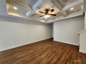 326 Untermaier St in Canyon Lake, TX - Building Photo