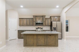 22 Olympic St in Edinburg, TX - Building Photo - Building Photo