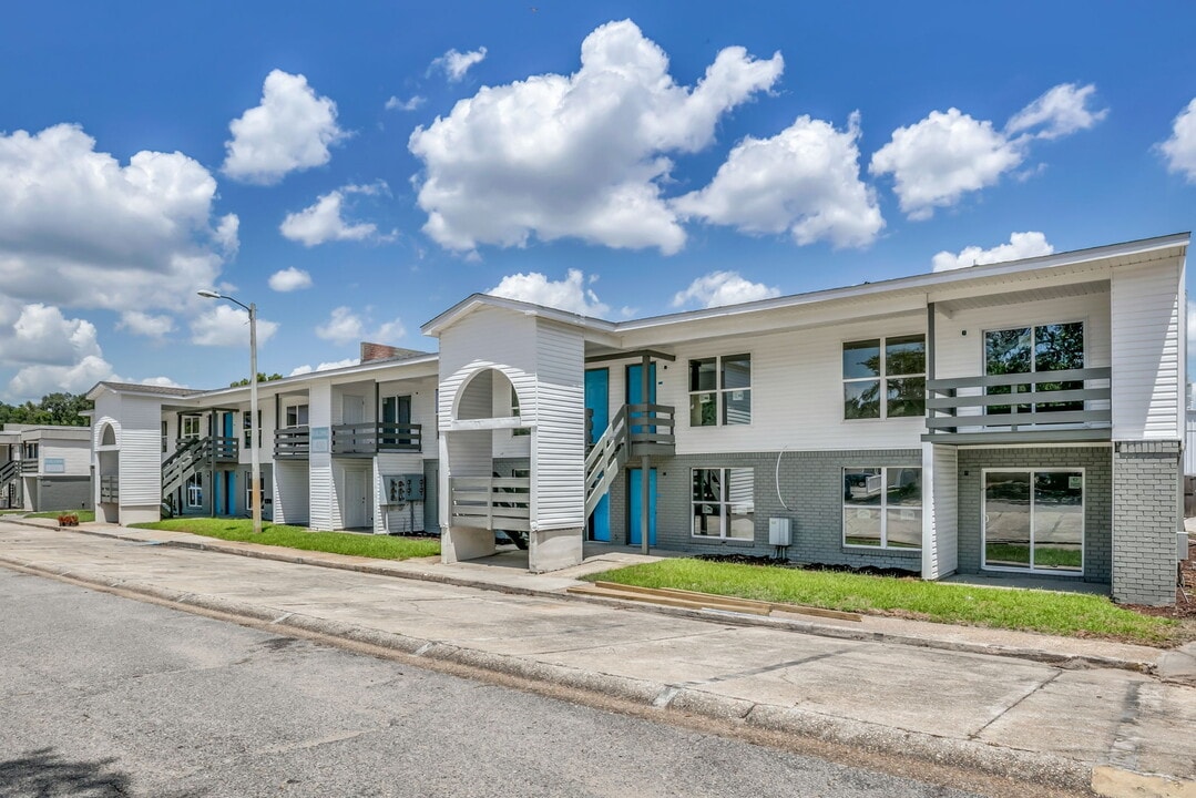 Willowbrook in Pensacola, FL - Building Photo