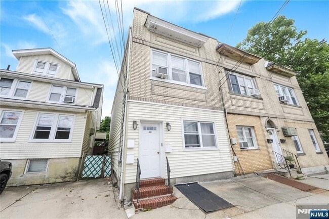 460 Edgewater Rd