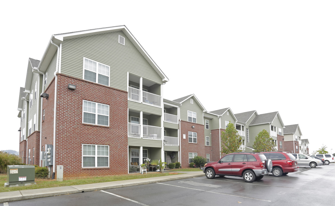 Town Creek Village in Lenoir City, TN - Building Photo